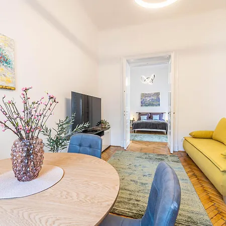 Appartement Above The Theater Boedapest